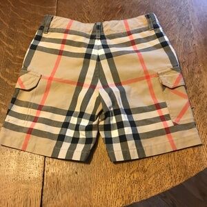 Burberry boys cargo shorts size 4T.